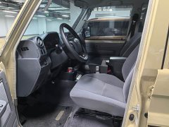 Toyota Land Cruiser (Import) LC76 4.0L Manual - фото 15
