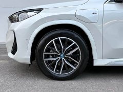 BMW iX1 eDrive25L M Sports Package - фото 10