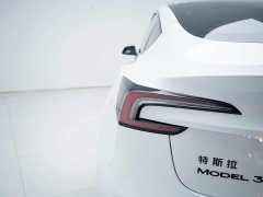 Lexus 3 facelift, long-range all-wheel drive version - фото 14