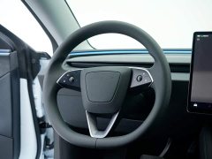 Lexus 3 facelift, long-range all-wheel drive version - фото 17