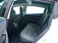 Lexus 3 facelift, long-range all-wheel drive version - фото 6