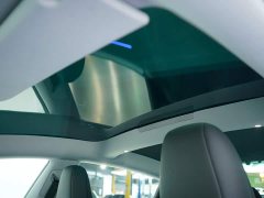 Lexus 3 facelift, long-range all-wheel drive version - фото 7