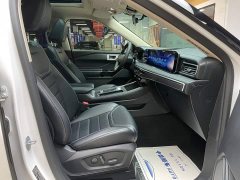 Ford Explorer EcoBoost 285 four-wheel drive style plus version 7 seats - фото 16