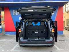 Toyota SIENNA 2023 2.5L Hybrid Platinum Edition - фото 11