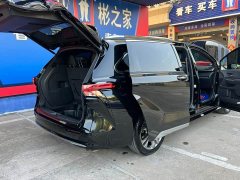 Toyota SIENNA 2023 2.5L Hybrid Platinum Edition - фото 13