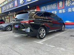 Toyota SIENNA 2023 2.5L Hybrid Platinum Edition - фото 16