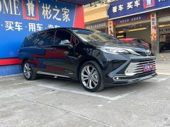 Toyota SIENNA 2023 2.5L Hybrid Platinum Edition - фото 2