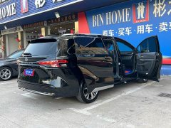 Toyota SIENNA 2023 2.5L Hybrid Platinum Edition - фото 20