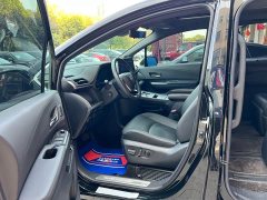 Toyota SIENNA 2023 2.5L Hybrid Platinum Edition - фото 3