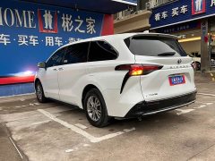 Toyota SIENNA 2.5L Hybrid Deluxe Edition - фото 10