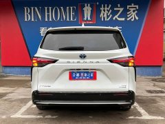 Toyota SIENNA 2.5L Hybrid Deluxe Edition - фото 18