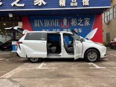 Toyota SIENNA 2.5L Hybrid Deluxe Edition - фото 19