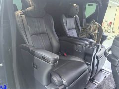 Lexus LM 2020 300h seven-seater elegant version - фото 6