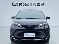 Toyota SIENNA 2.5L Hybrid Premium Edition - фото 2