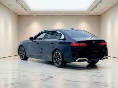 BMW 5 Series 530Li Leading M Sports Package - фото 2