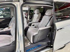 Buick GL8 Lu Zun Exclusive Edition - фото 14