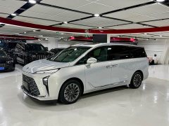 Buick GL8 Lu Zun Exclusive Edition - фото 4