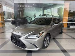 Lexus ES 2020 300h Excellence Edition - фото 1