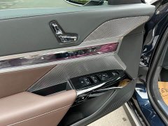 BMW 7 Series 2023 735Li Luxury Line - фото 10
