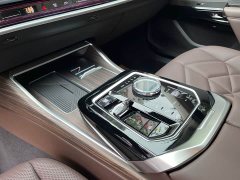 BMW 7 Series 2023 735Li Luxury Line - фото 12