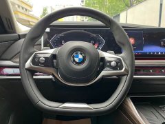 BMW 7 Series 2023 735Li Luxury Line - фото 14