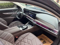 BMW 7 Series 2023 735Li Luxury Line - фото 17