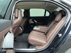 BMW 7 Series 2023 735Li Luxury Line - фото 19