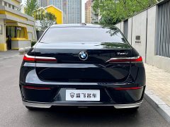 BMW 7 Series 2023 735Li Luxury Line - фото 5