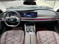 BMW 7 Series 2023 735Li Luxury Line - фото 7