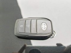 Toyota Camry Dual Engine 2.0HE Elite Edition - фото 18