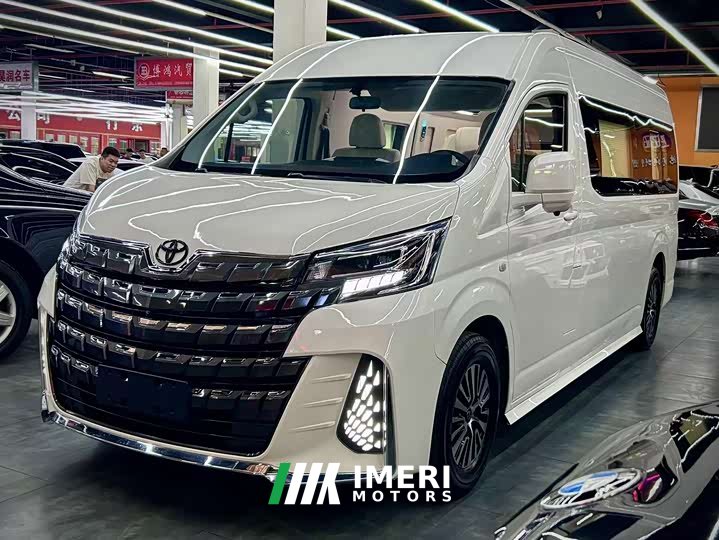 BMW HIACE 3.5L automatic - автомобиль из Китая