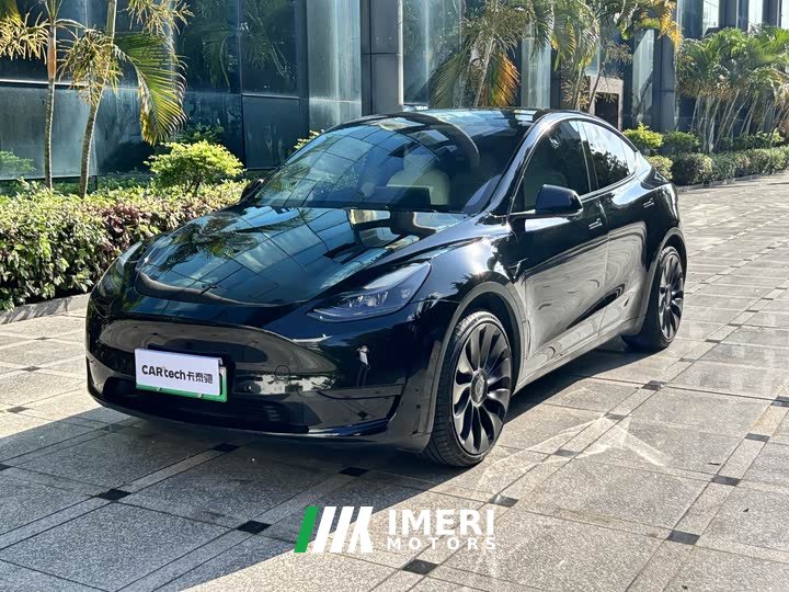 Tesla Model Y Rear-Wheel Drive - автомобиль из Китая