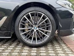 BMW 5 Series 2022 facelift 530Li leading M sports package - фото 10