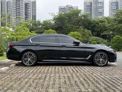 BMW 5 Series 2022 facelift 530Li leading M sports package - фото 11