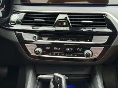 BMW 5 Series 2022 facelift 530Li leading M sports package - фото 17
