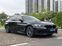 BMW 5 Series 2022 facelift 530Li leading M sports package - фото 3