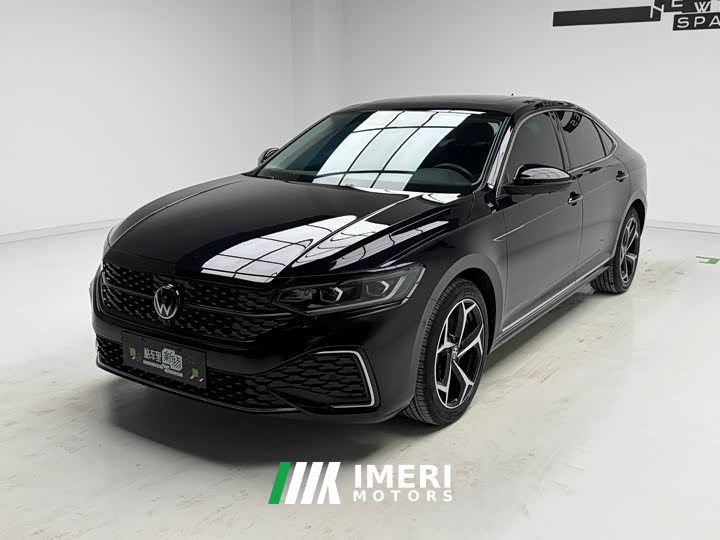 Volkswagen Passat 380TSI Starry Sky Deluxe Edition - автомобиль из Китая