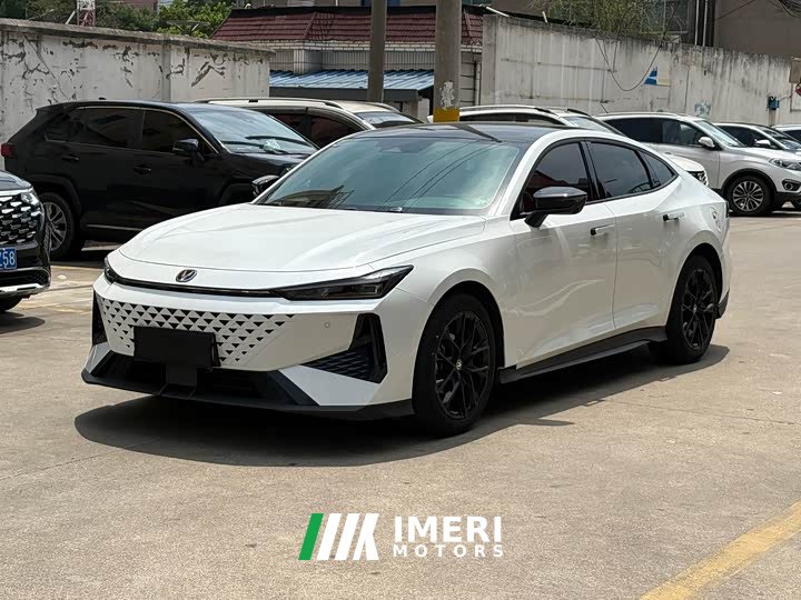 Changan UNI-V 1.5T exclusive - автомобиль из Китая