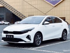 Kia K3 1.5L CVT Deluxe Edition - фото 1