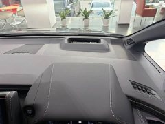 Toyota Alphard 2025 Hybrid 2.5L Exclusive Gold Edition - фото 14
