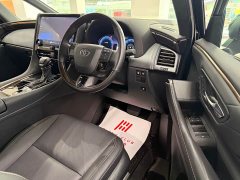 Toyota Alphard 2025 Hybrid 2.5L Exclusive Gold Edition - фото 4