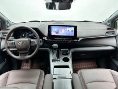 Toyota SIENNA 2023 2.5L Hybrid Platinum Edition - фото 14