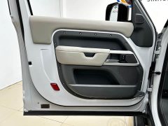 Land Rover Defender 90 2.0T P300 Tiger Ambition Edition - фото 4