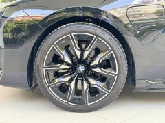 BMW i7 M70L 2023 M70L - фото 10