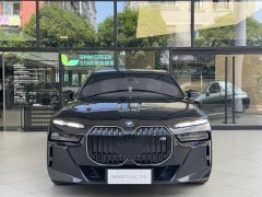 BMW i7 M70L 2023 M70L - фото 2
