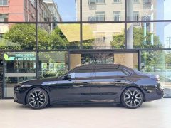 BMW i7 M70L 2023 M70L - фото 3