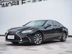 Lexus ES 300h Edition V - фото 1
