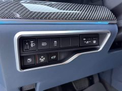 High Roof Grivia 2.5L Luxury Edition - фото 17