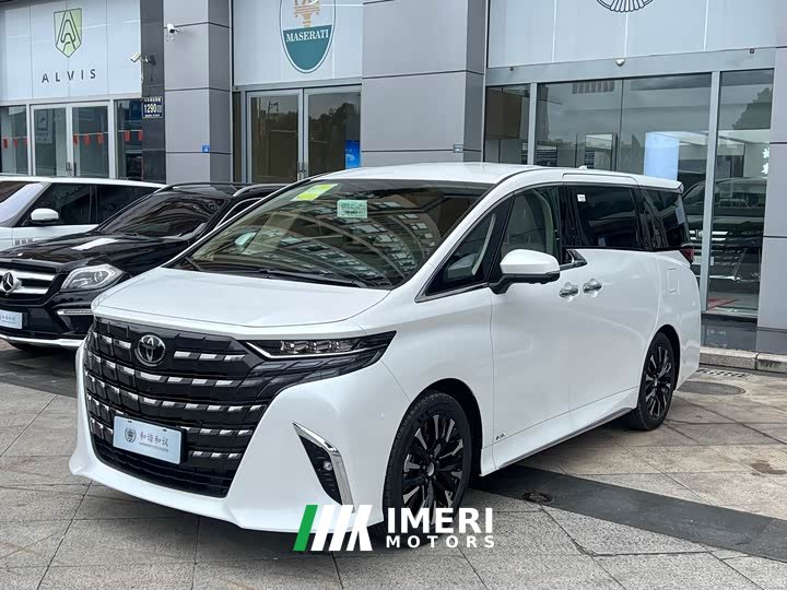 Toyota 2.5L Premium Edition - автомобиль из Китая