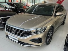 Volkswagen Passat 330TSI Deluxe Edition - фото 1